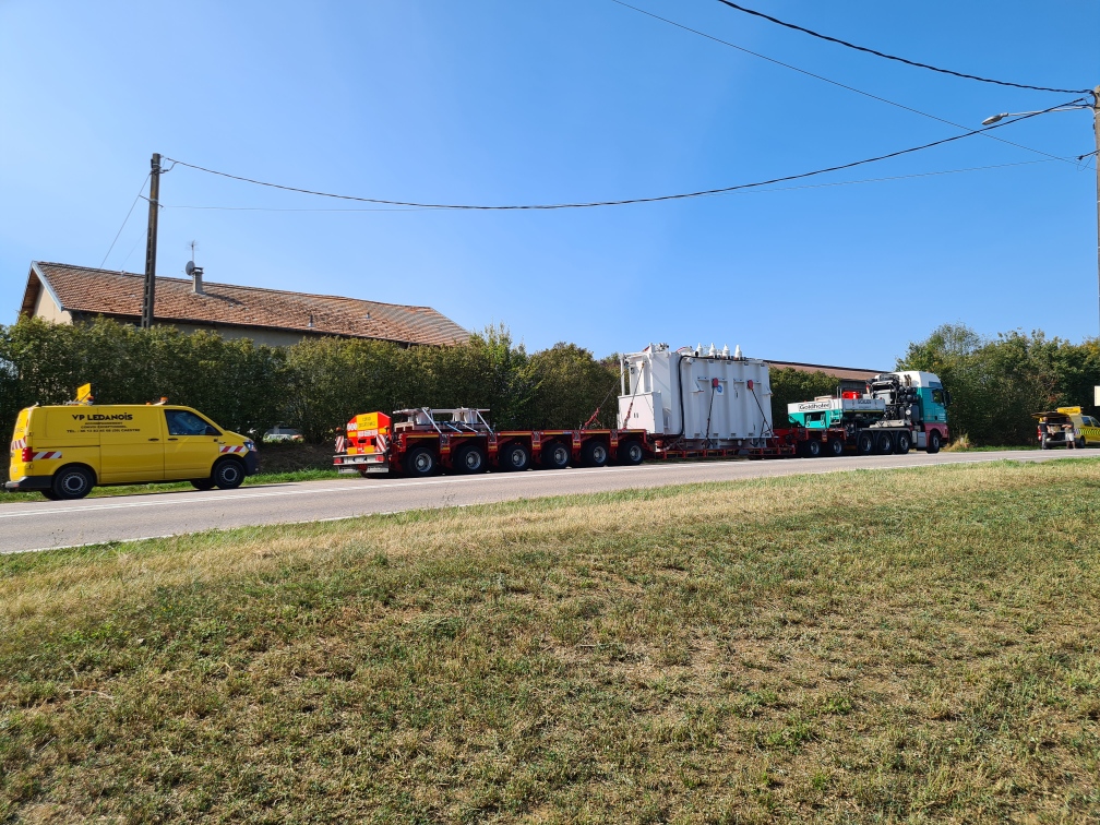 voitures pilotes VP LEDANOIS pour tous convois exceptionnels